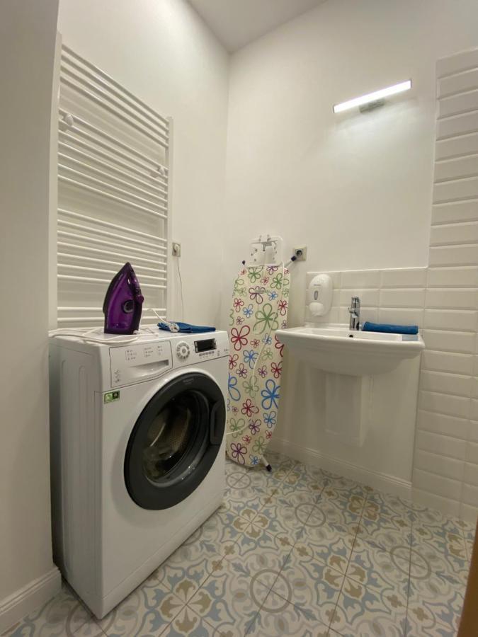 2 Bedroom 107 M2 Loft With Balcony บูดาเปสต์ ภายนอก รูปภาพ