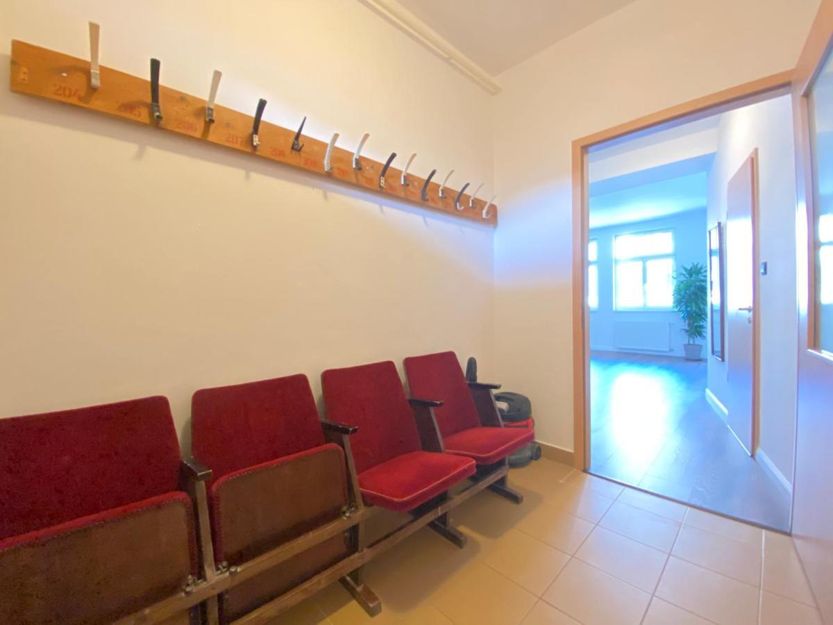 2 Bedroom 107 M2 Loft With Balcony บูดาเปสต์ ภายนอก รูปภาพ